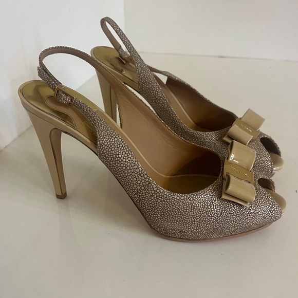 Salvatore Ferragamo Bloomy Slingback Pumps - Picture 4 of 5